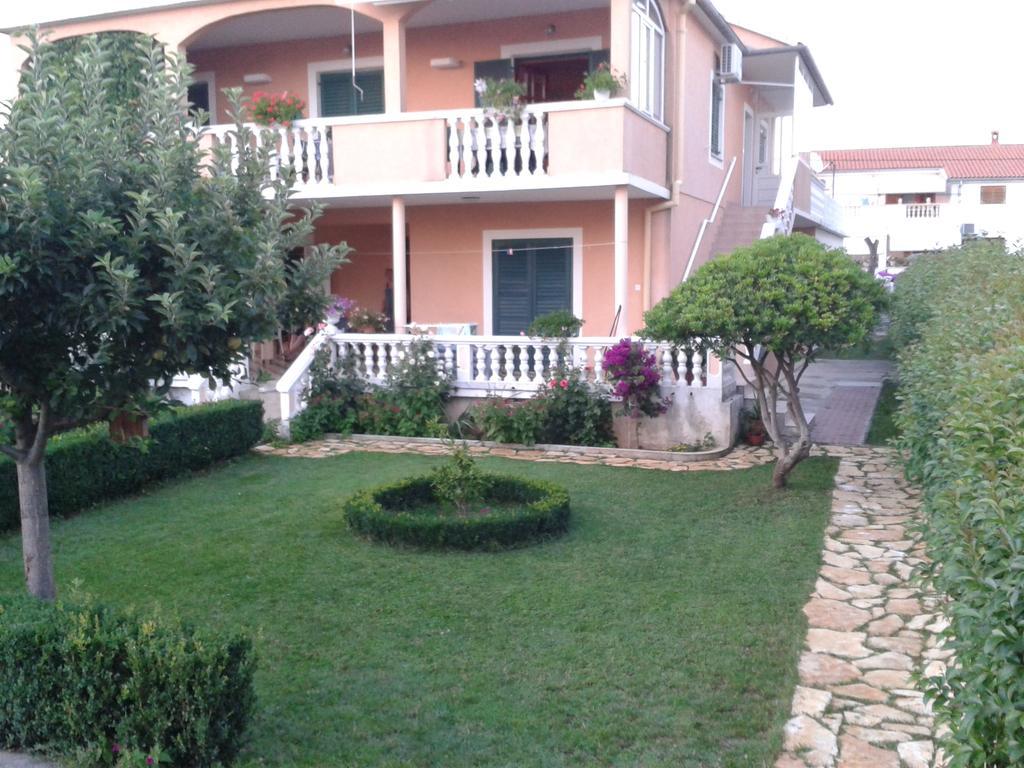 Apartments Lena Sukošan Buitenkant foto