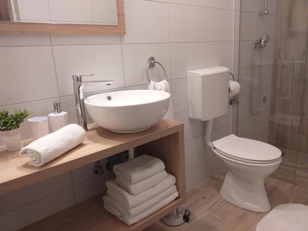 Apartments Lena Sukošan Buitenkant foto