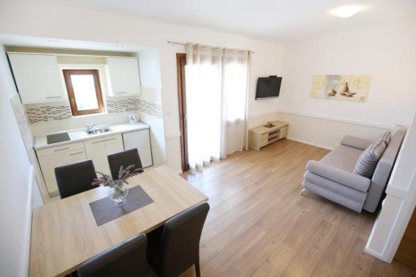 Apartments Lena Sukošan Buitenkant foto