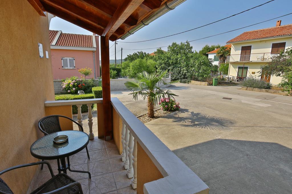Apartments Lena Sukošan Buitenkant foto