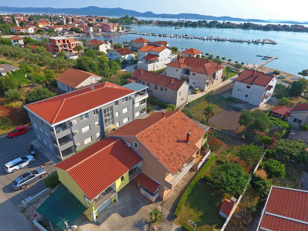 Apartments Lena Sukošan Buitenkant foto